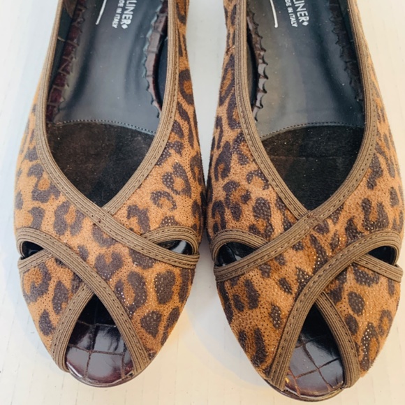 DONALD J PLINER Brown Leopard Suede GLORIA Flats 9.5 N Peep Toe Shimmer Italy - Picture 4 of 16